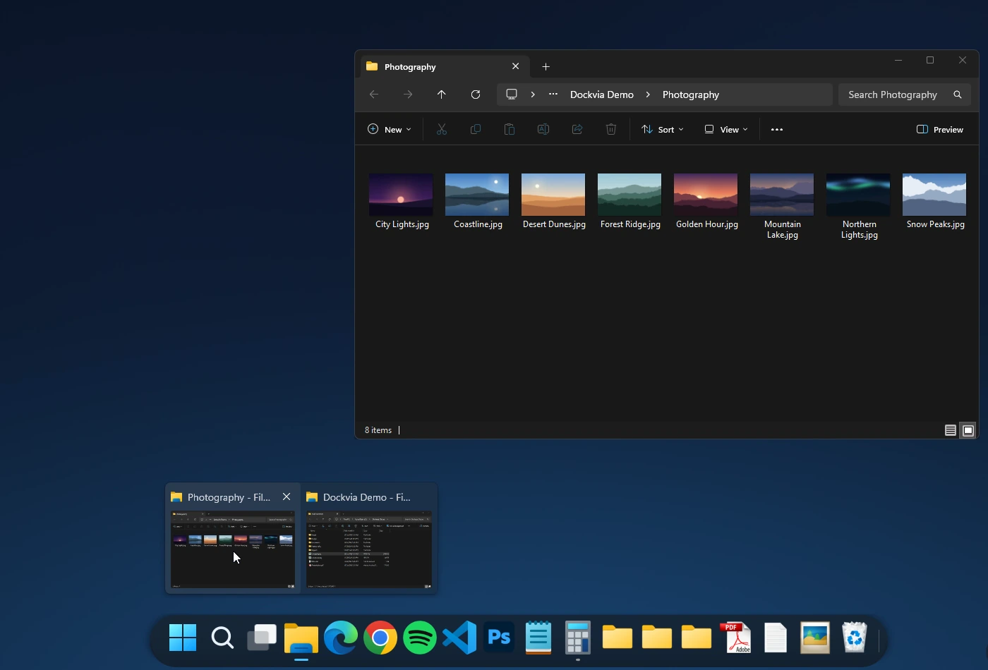 Live Peek showing the Photography File Explorer window in place on the desktop while the pointer is on its preview card